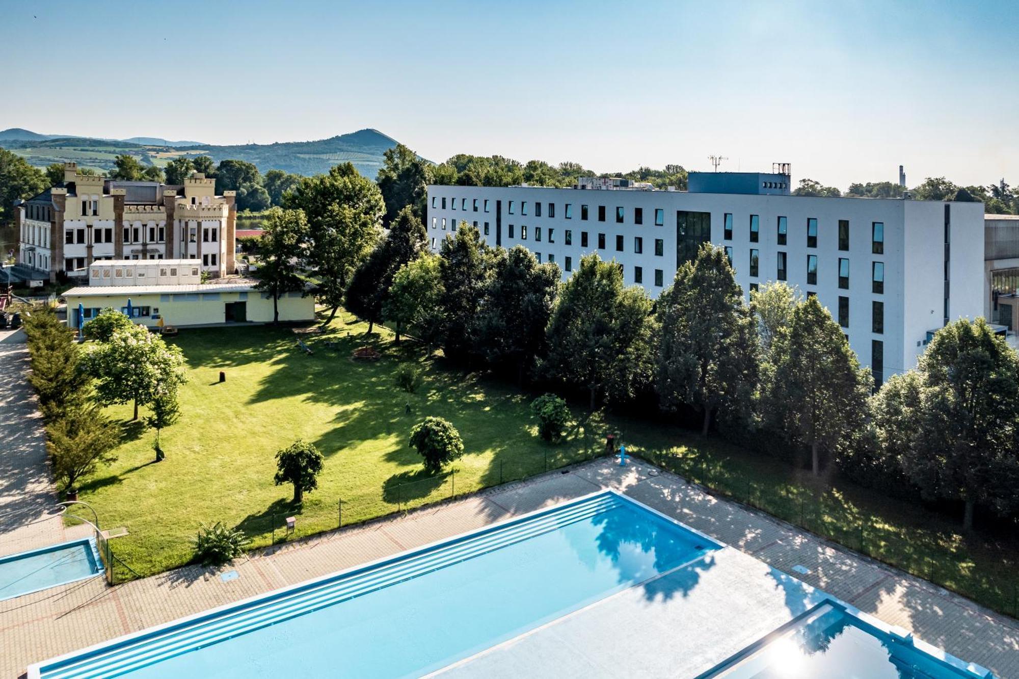 Hotel Active Stadium Lovosice Esterno foto